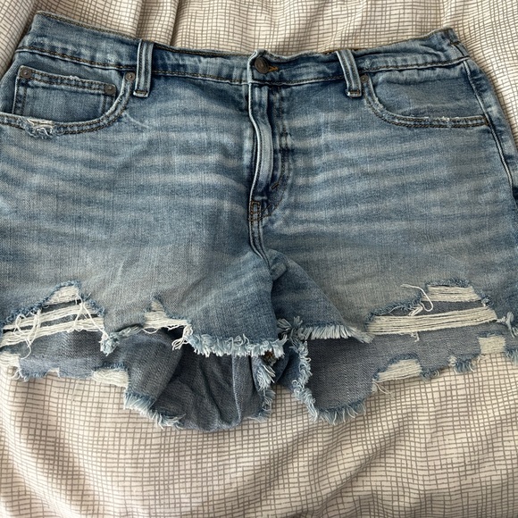 Aerie daydream slouchy distressed denim cut of shortS NO OFFERS. FINAL PRICE - Picture 7 of 9
